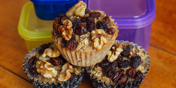 baked-oatmeal-cups-with-raisins-and-walnuts